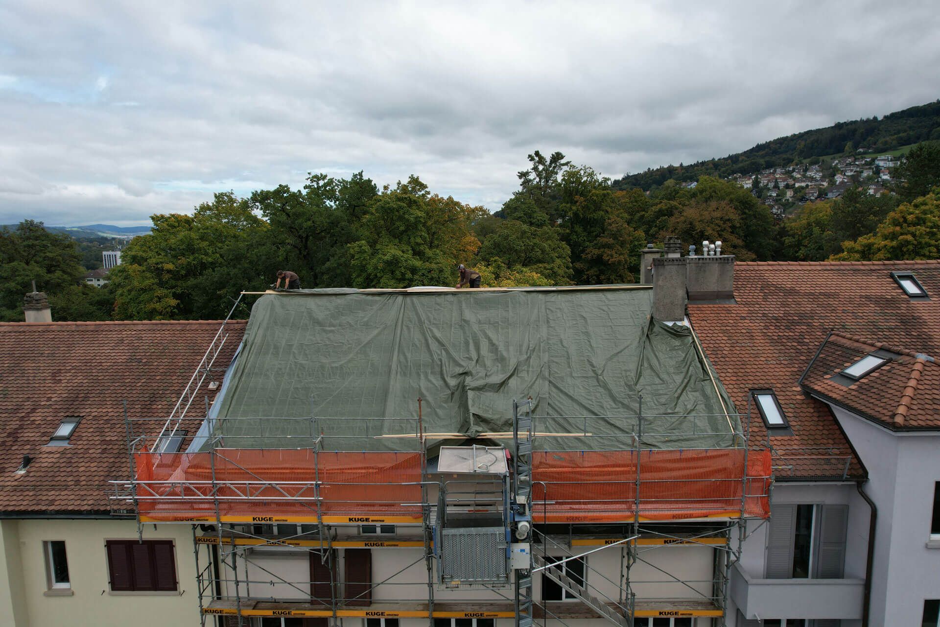 Dachgerüst am Thunersee – Foto: KUGE Bau AG
